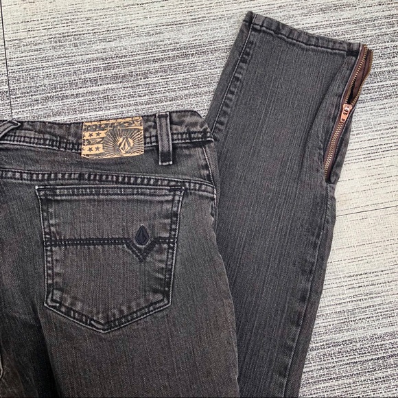 Volcom Denim - NWOT - stretch Volcom Stone skinnies